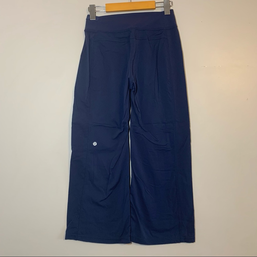 Sz. 4 Lululemon Blue wide leg layered waist band dance studio pants